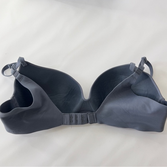 VICTORIA SECRET size 34c Blue Gray Adjustable Strap Hook Closure TcShirt Bra - Picture 2 of 7